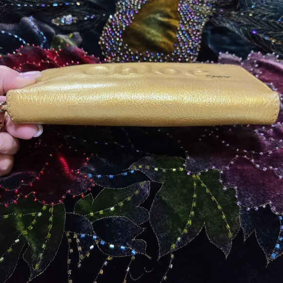 SOLD Chloé Wallet - Picture 3 of 12